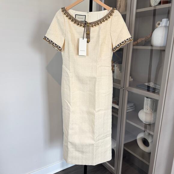 GUCCI White Tweed Gold Embellished Shift Dress 42 NEW Short Sleeve Midi Roman - Picture 2 of 7